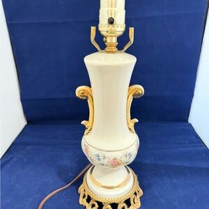 Classic Cream Ceramic Table Lamp with Gold Accents